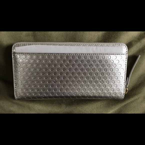 Kate Spade Large Silver Wallet NWT - Picture 2 of 7
